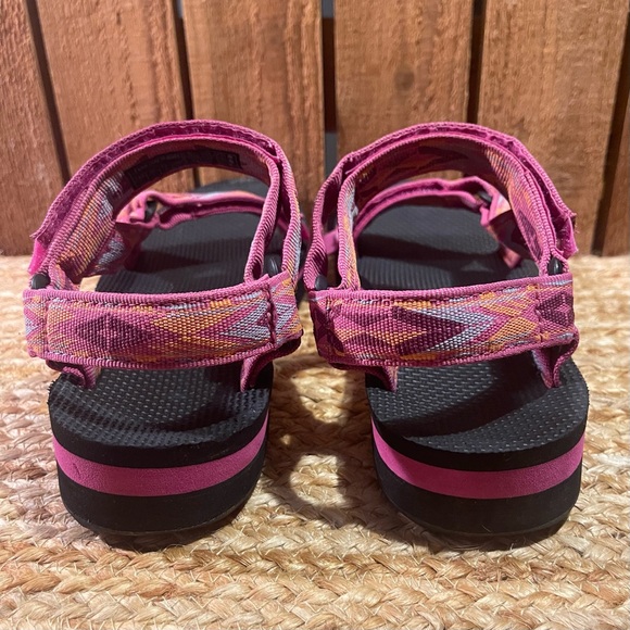 Teva Sandals for Women Sz 7 - Picture 5 of 7